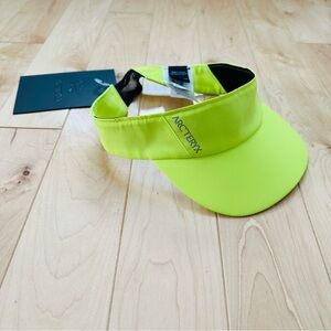 NWT Arc'teryx Norvan Visor size S/M (Sprint/Neon Yellow)